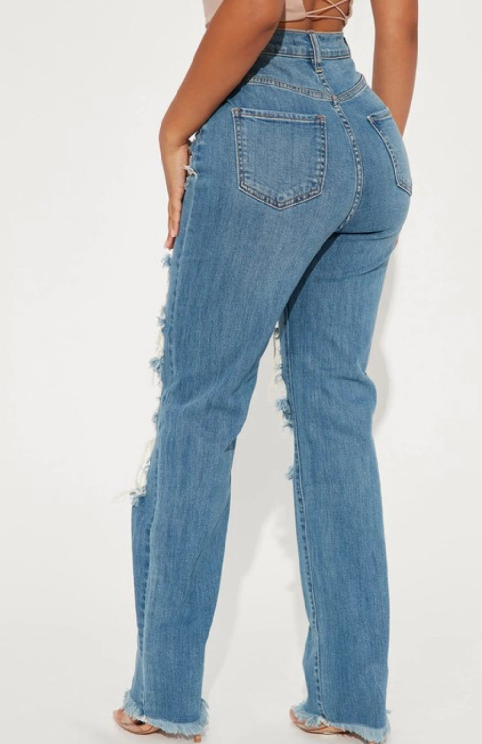 DISTRESSED STRAIGH LEG JEANS